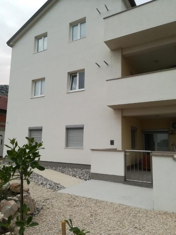 Apartment Villa Bijele Stijene Karlobag Exterior foto